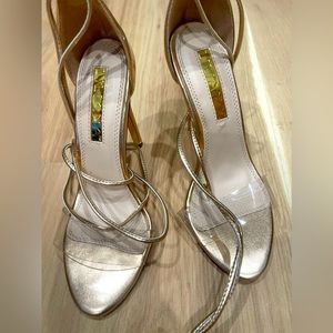 Rise gold tie up heel sandal size 6.5